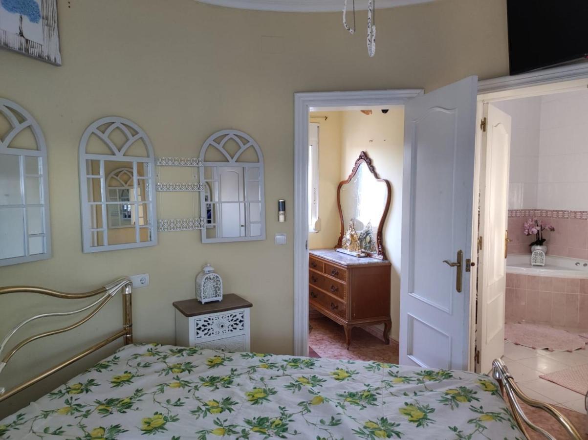 Chateau Angelique Villa Montroy ภายนอก รูปภาพ